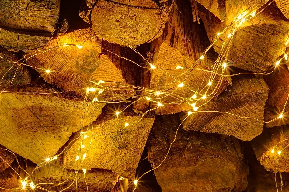 LED svetelná reťaz - 12 x 1,5 m, teplo biela, 180 diód